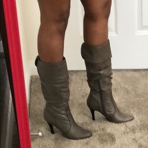 Grey boots